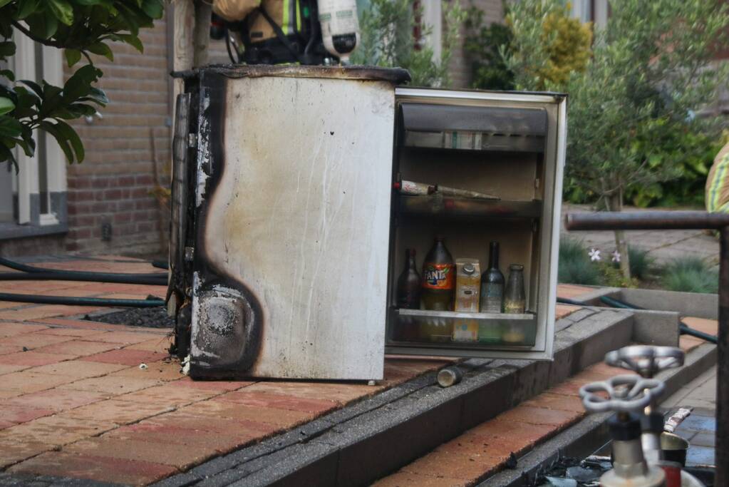 Kat gered uit woning bij keukenbrand