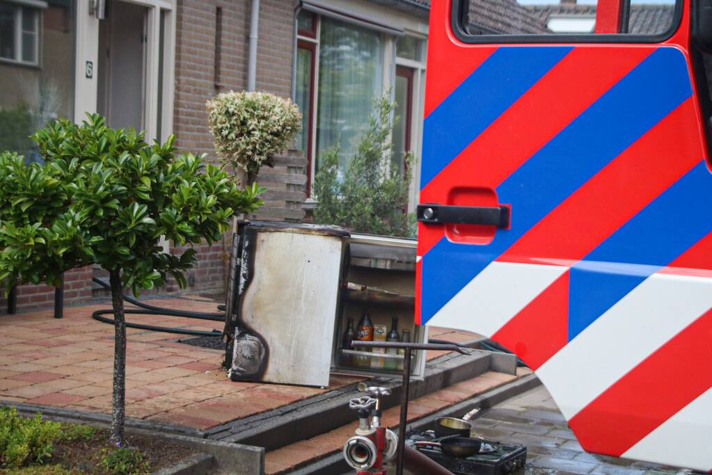Kat gered uit woning bij keukenbrand