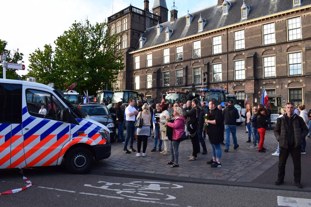 Veel boeren op het buitenhof tegen voerwet