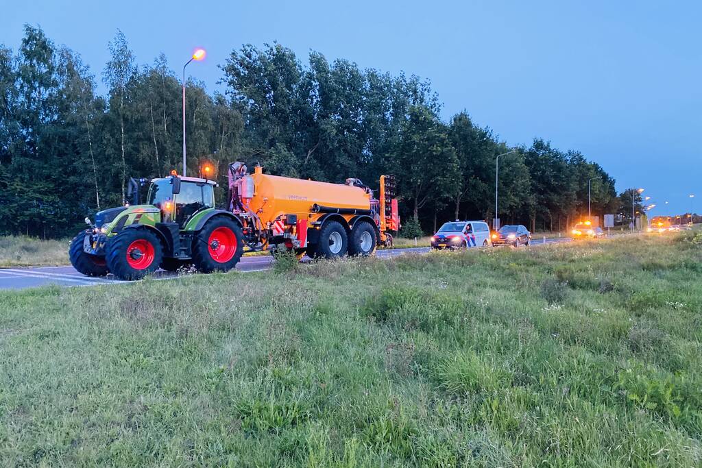 Bozen boeren blokkeren Rijksweg A2