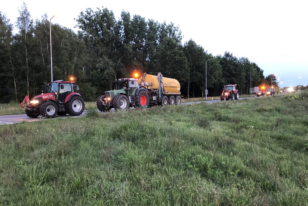 Bozen boeren blokkeren Rijksweg A2