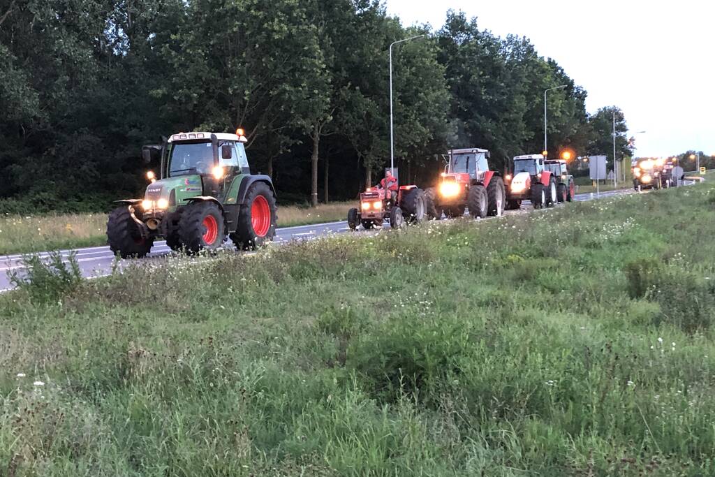 Bozen boeren blokkeren Rijksweg A2