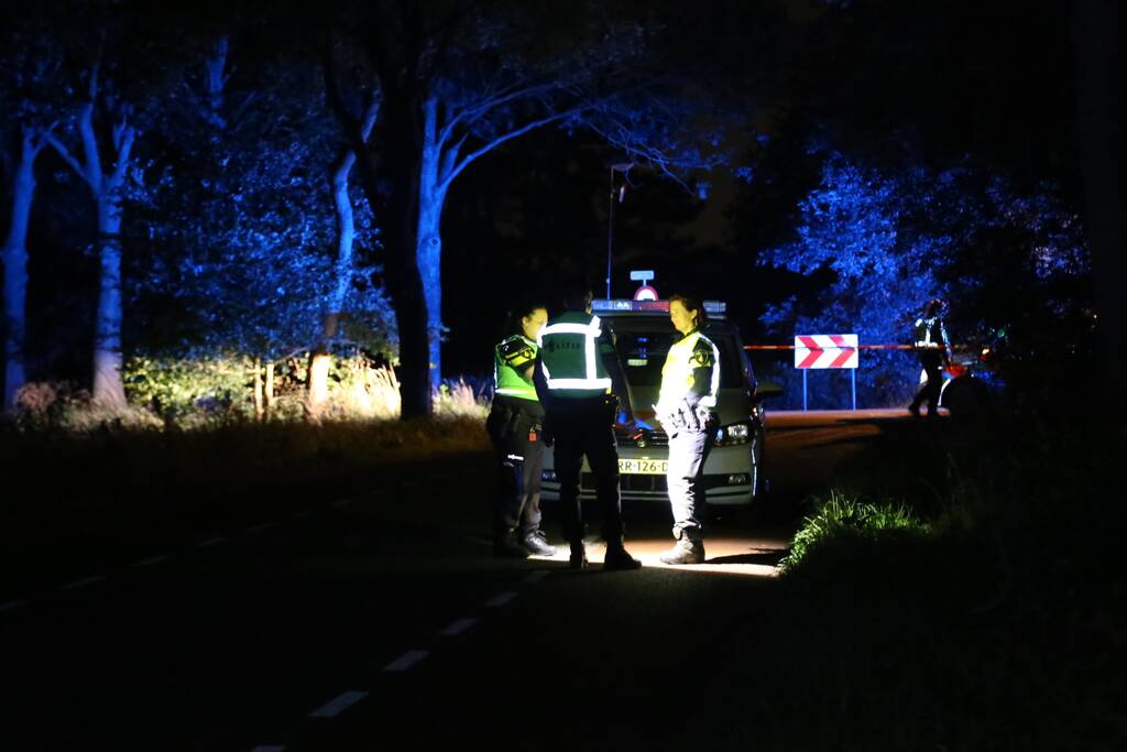 Automobilist rijdt door na ernstig ongeval, twee fietsers zwaargewond