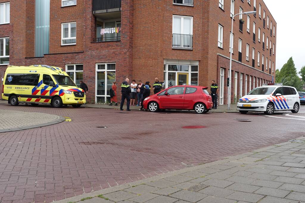 Fietsster gewond bij aanrijding met auto