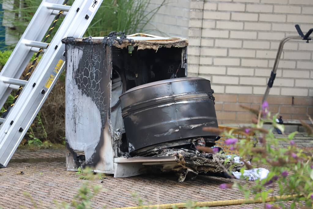 Flinke rookontwikkeling na kortsluiting in droger