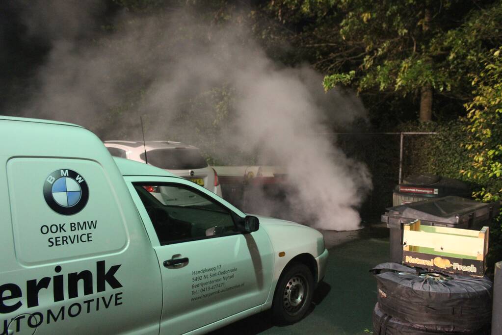Autobrand blijkt brand in ondergrondse container