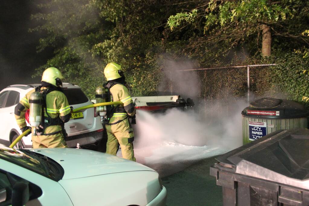 Autobrand blijkt brand in ondergrondse container
