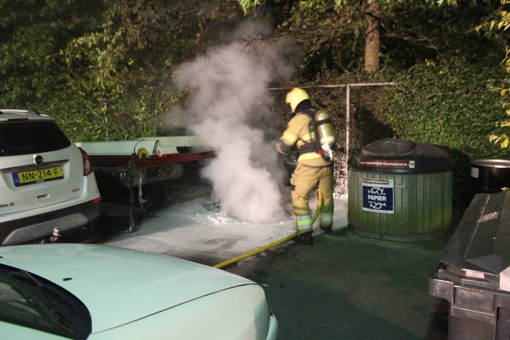 Autobrand blijkt brand in ondergrondse container