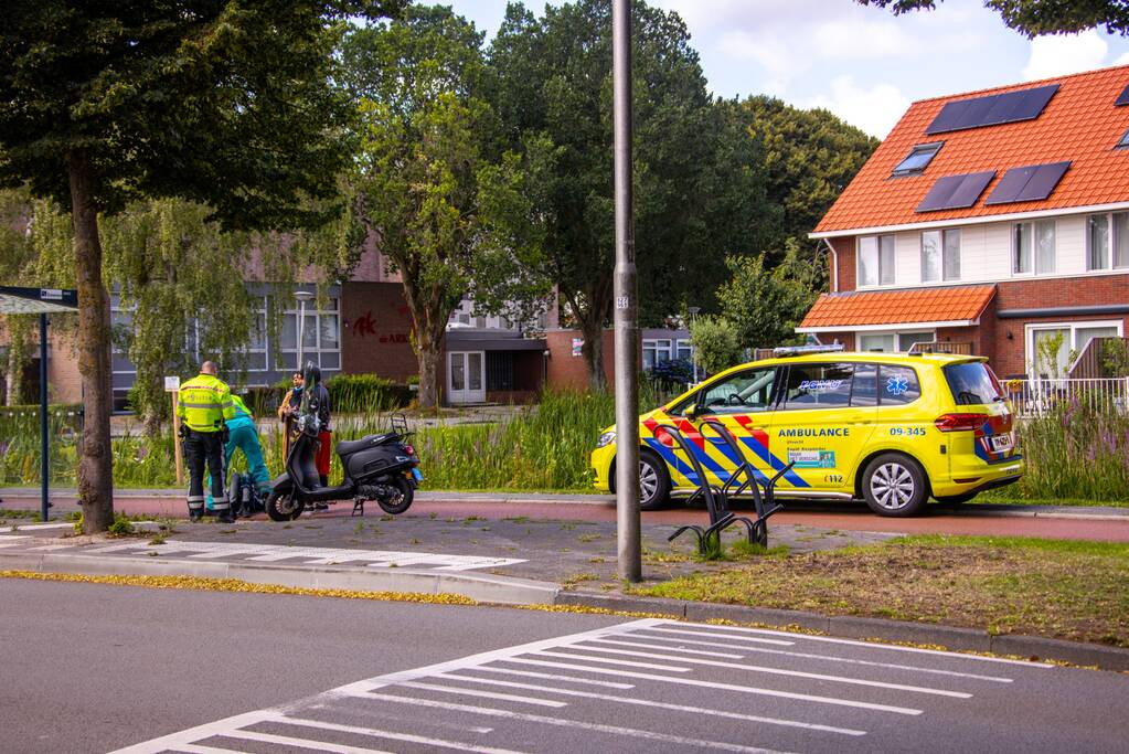 Voetgangster aangereden door scooter