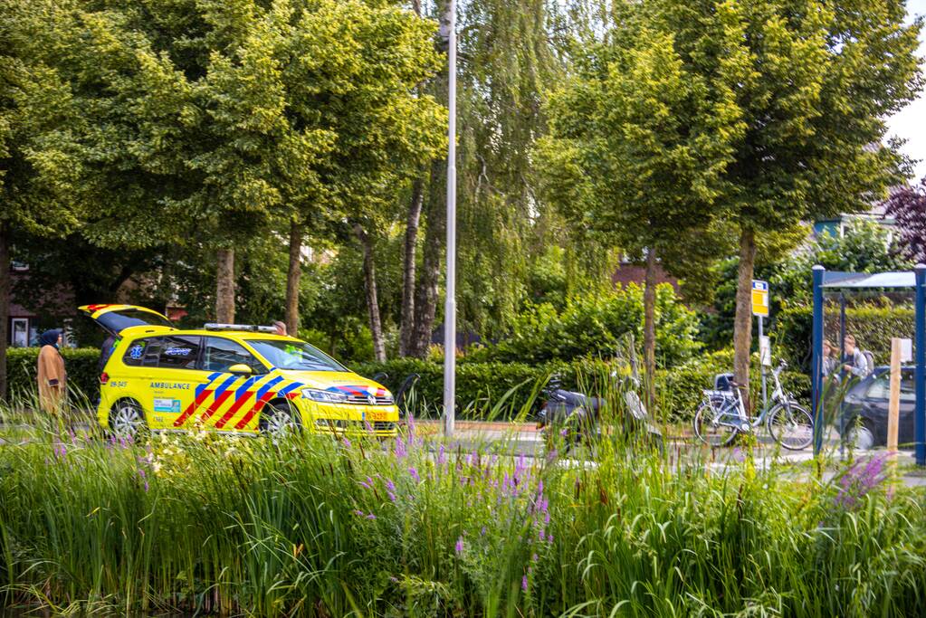 Voetgangster aangereden door scooter