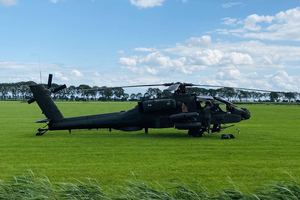 Apache-helikopter maakt voorzorgslanding