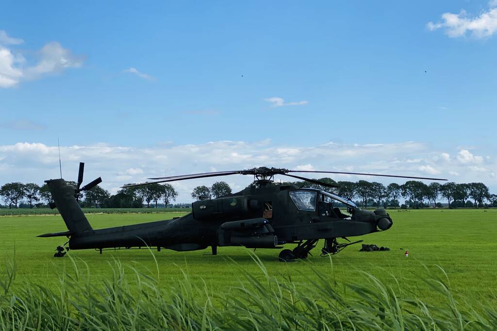 Apache-helikopter maakt voorzorgslanding