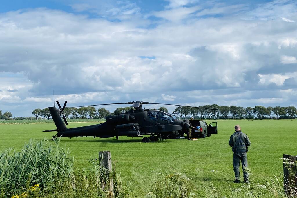 Apache-helikopter maakt voorzorgslanding