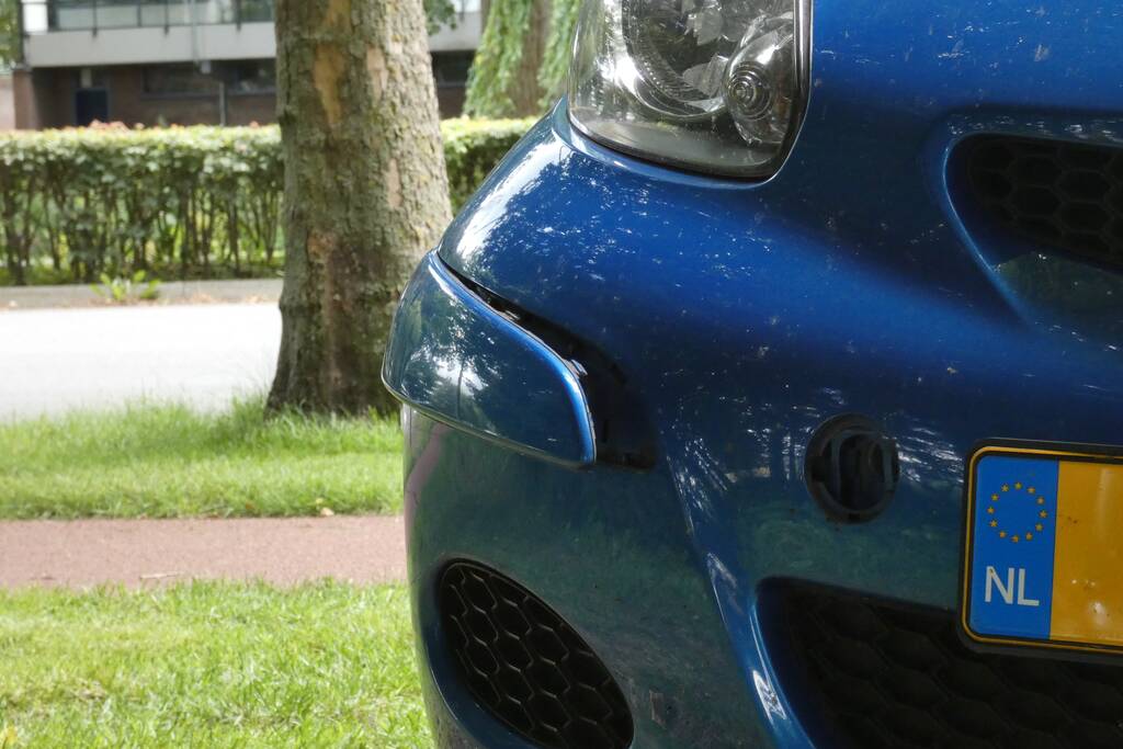 Overstekende fietser aangereden door auto