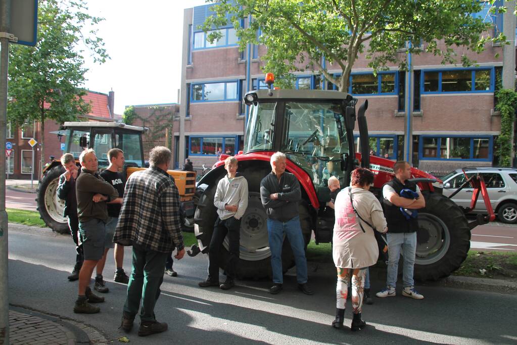 Boeren komen in actie met trekkers in het centrum