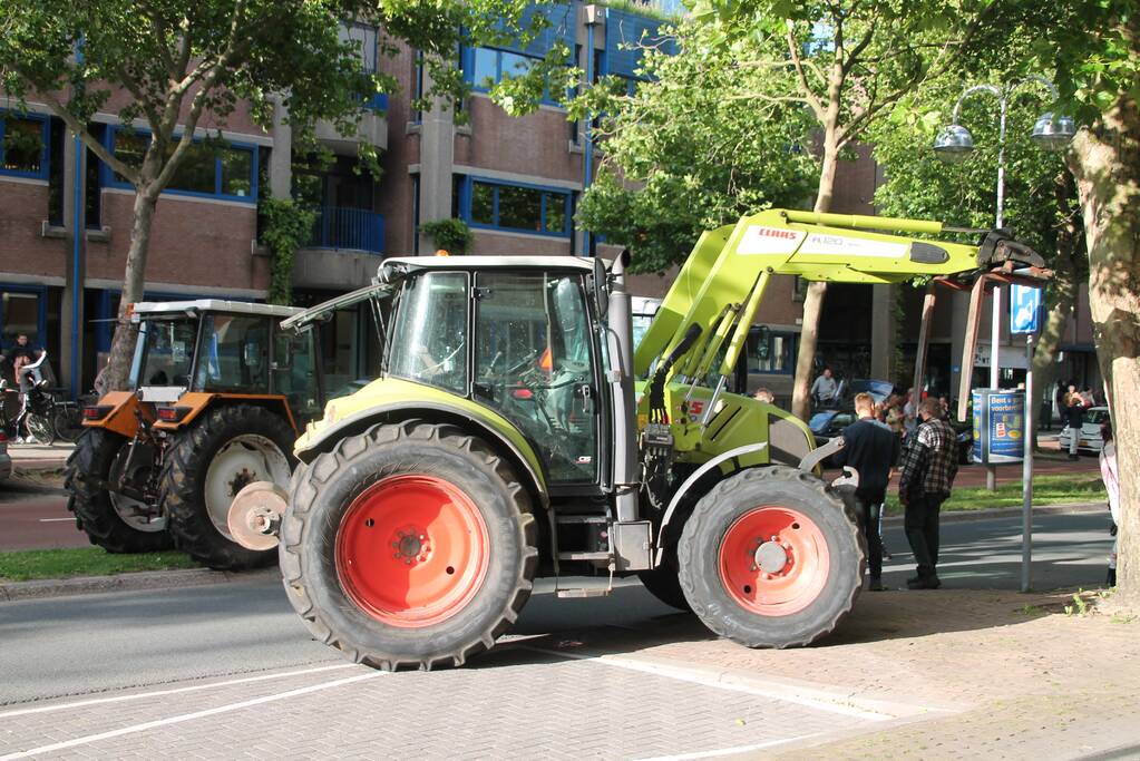 Boeren komen in actie met trekkers in het centrum