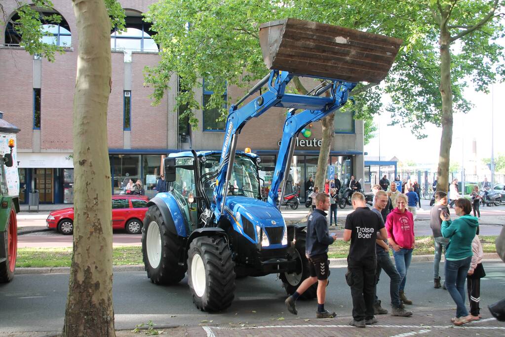 Boeren komen in actie met trekkers in het centrum