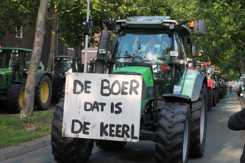 Boeren komen in actie met trekkers in het centrum