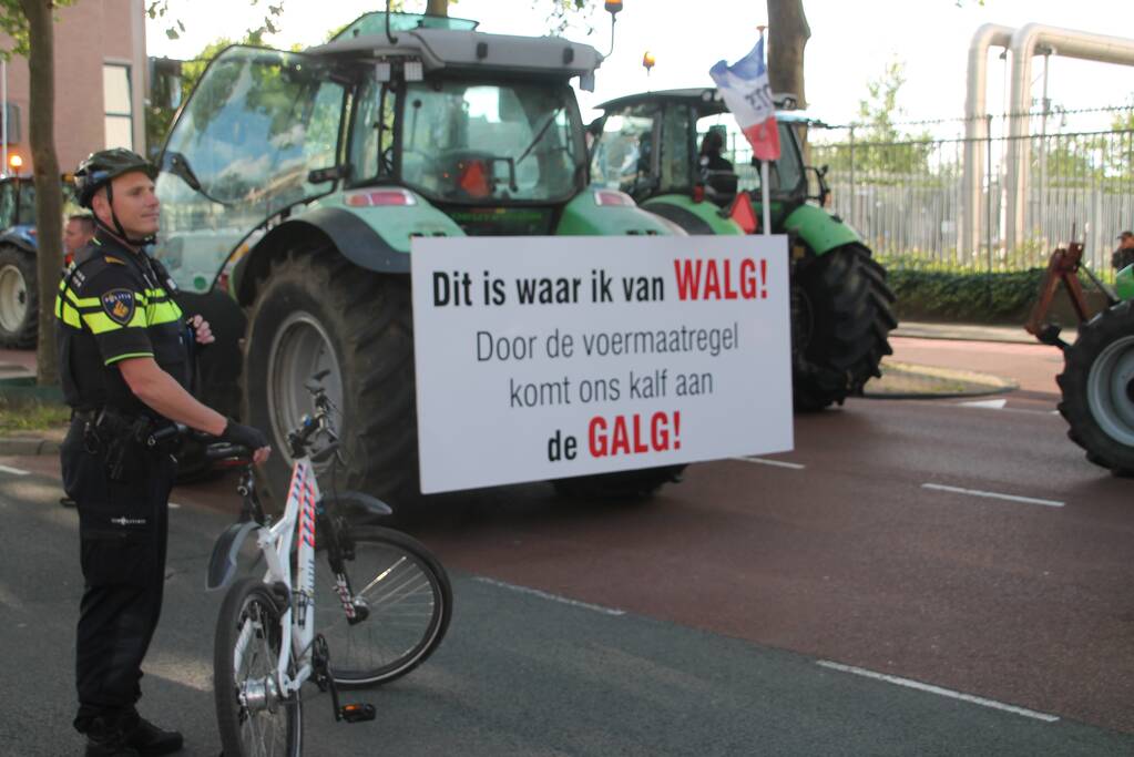 Boeren komen in actie met trekkers in het centrum