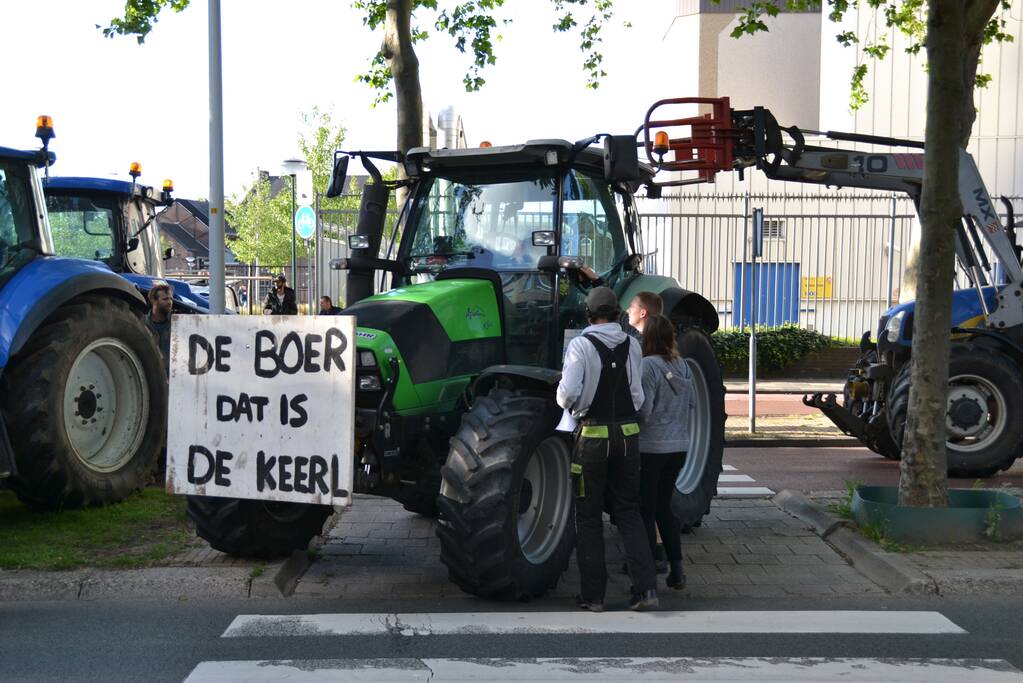 Boeren komen in actie met trekkers in het centrum
