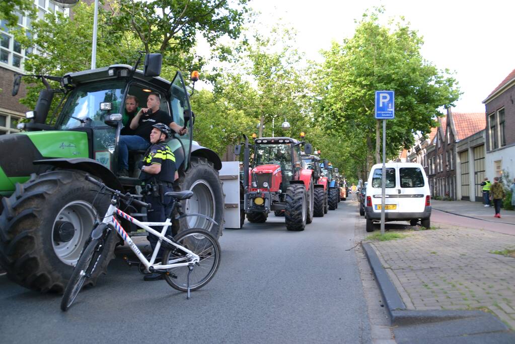 Boeren komen in actie met trekkers in het centrum