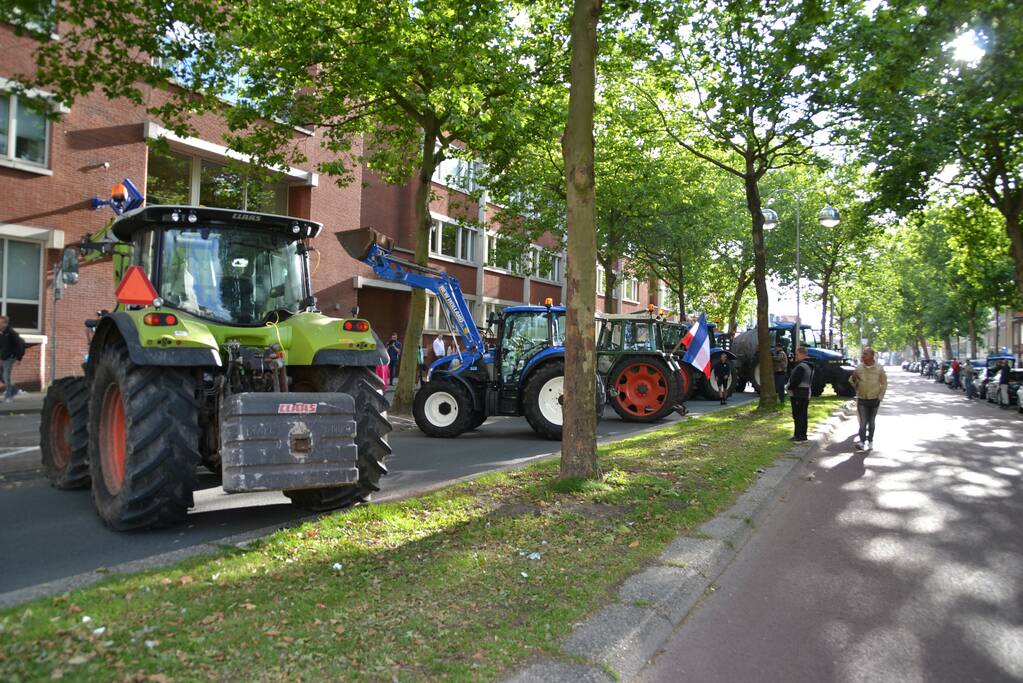 Boeren komen in actie met trekkers in het centrum