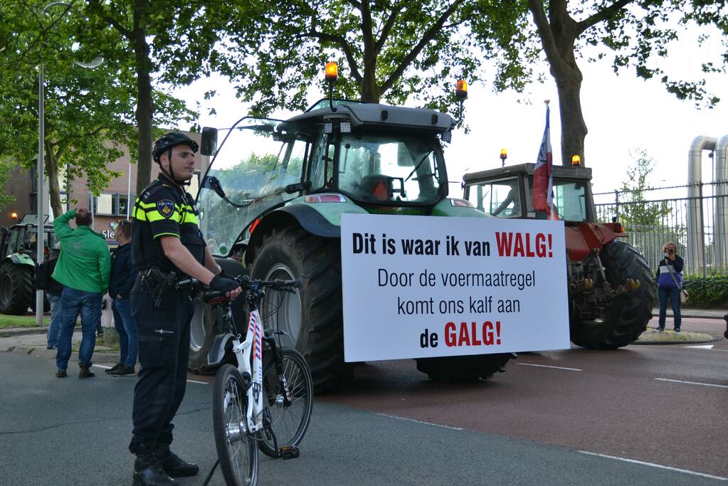 Boeren komen in actie met trekkers in het centrum