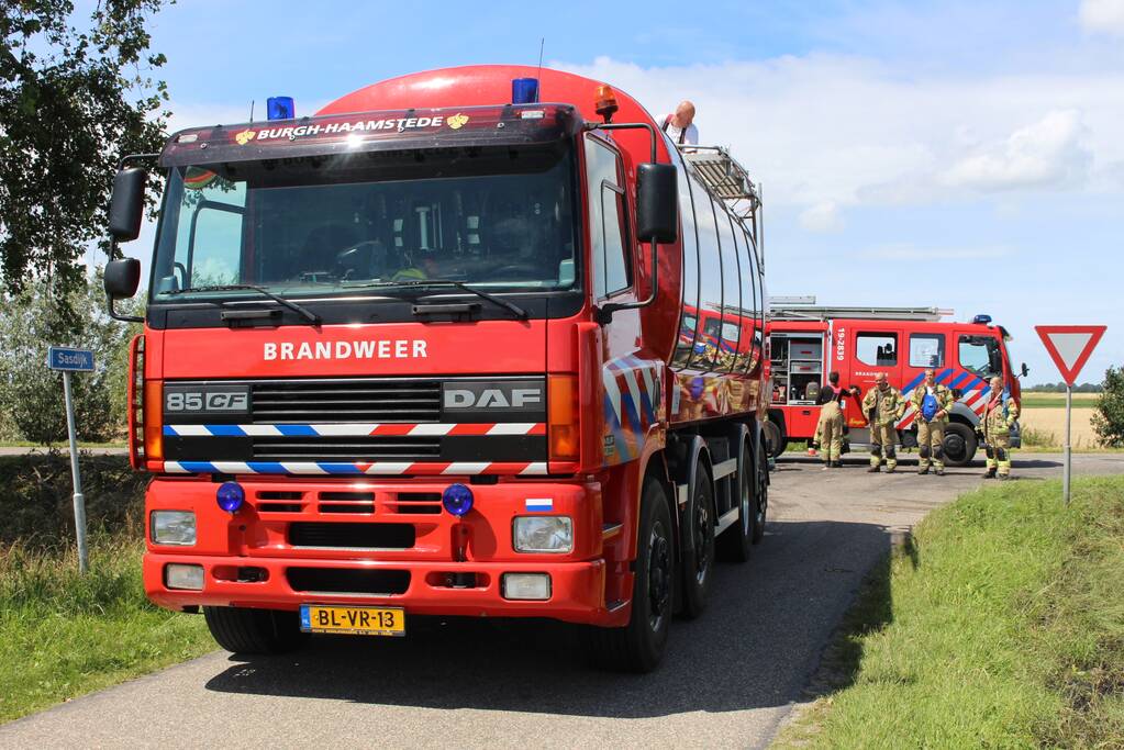 Flink stuk berm in brand