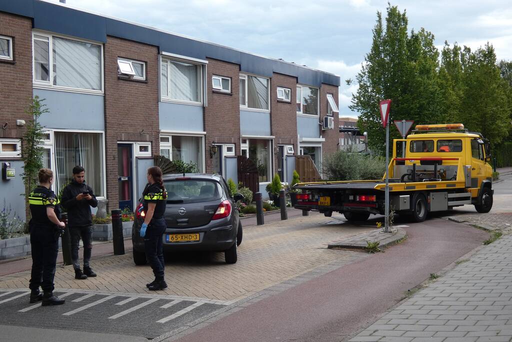 Schade aan auto na aanrijding met paal