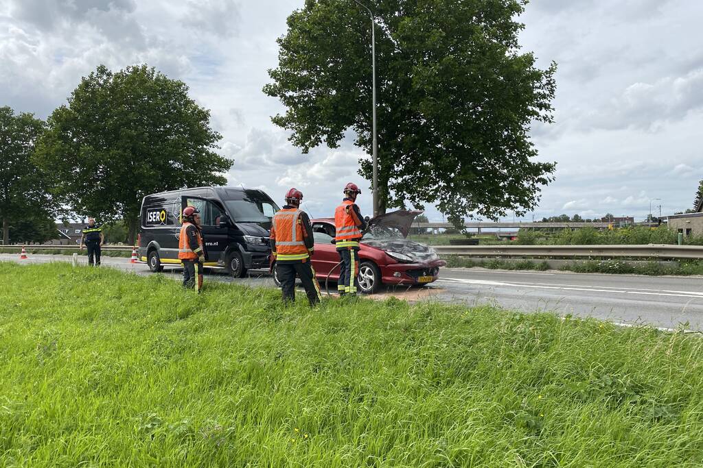 Brand in auto na aanrijding