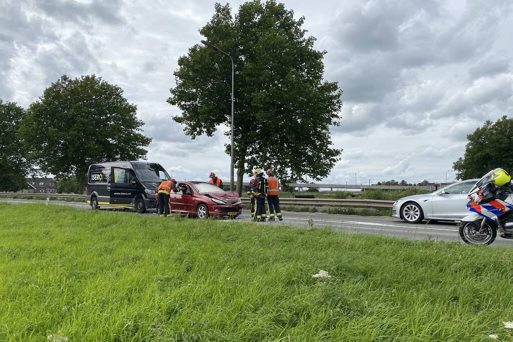 Brand in auto na aanrijding