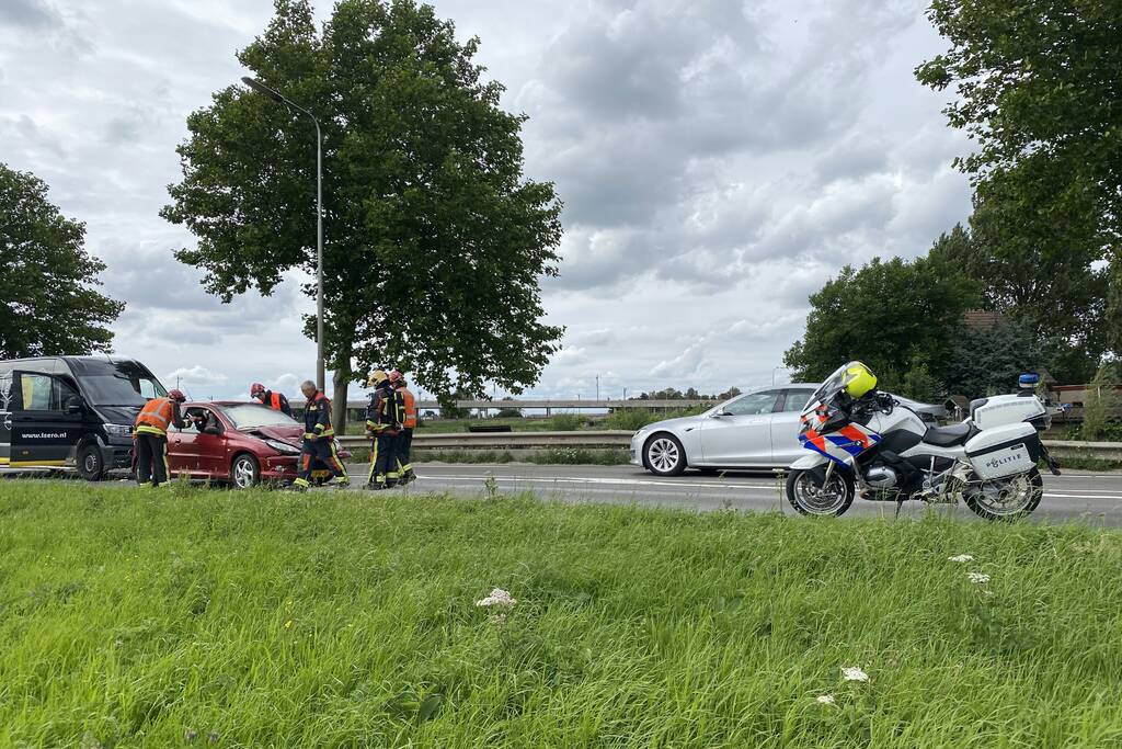 Brand in auto na aanrijding