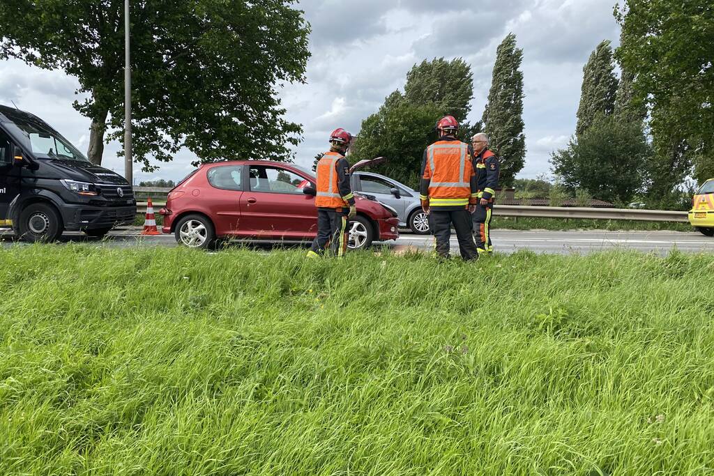 Brand in auto na aanrijding