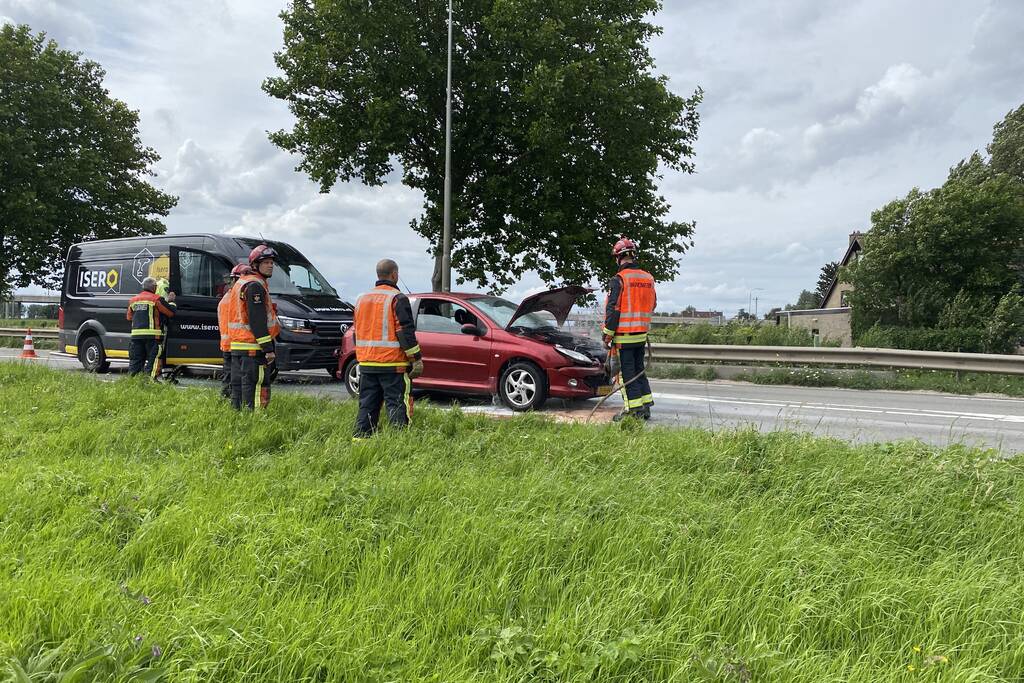 Brand in auto na aanrijding