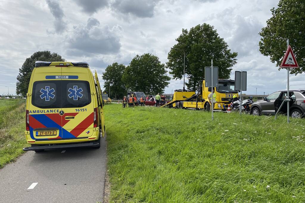 Brand in auto na aanrijding