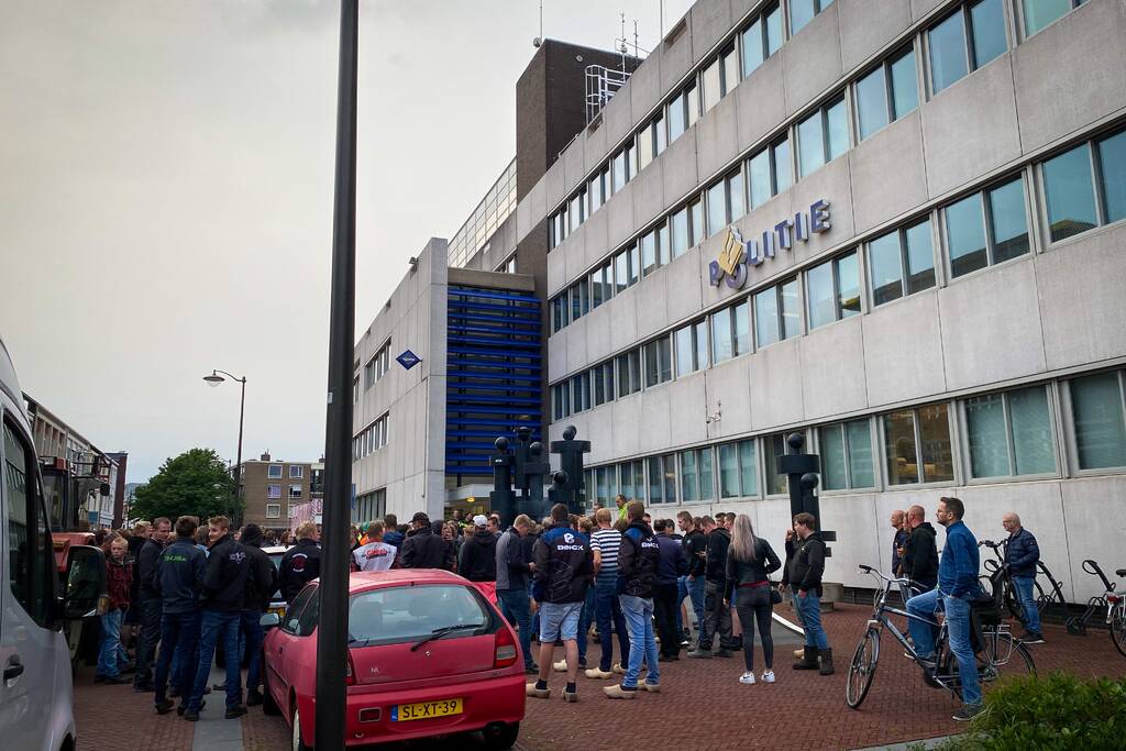 Heel veel boeren onderweg om aangifte te doen tegen Carola Schouten