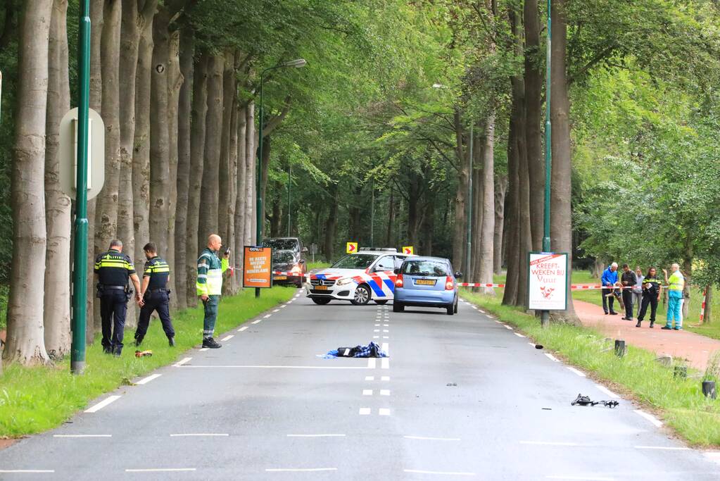 Wielrenner zwaargewond na aanrijding