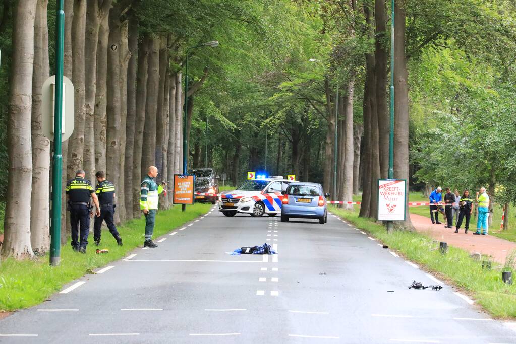 Wielrenner zwaargewond na aanrijding