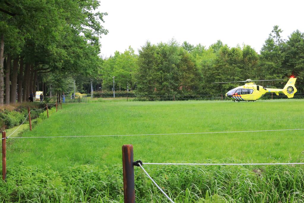 Wielrenner zwaargewond na aanrijding