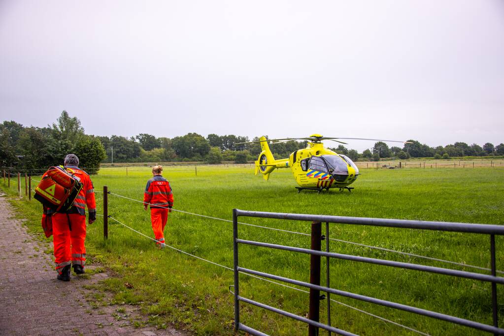 Wielrenner zwaargewond na aanrijding