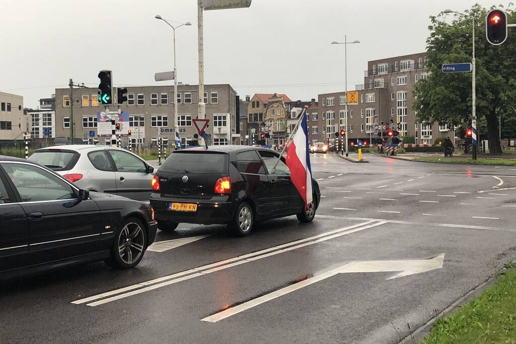 Demonstranten trekken door de stad