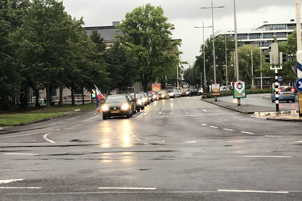 Demonstranten trekken door de stad
