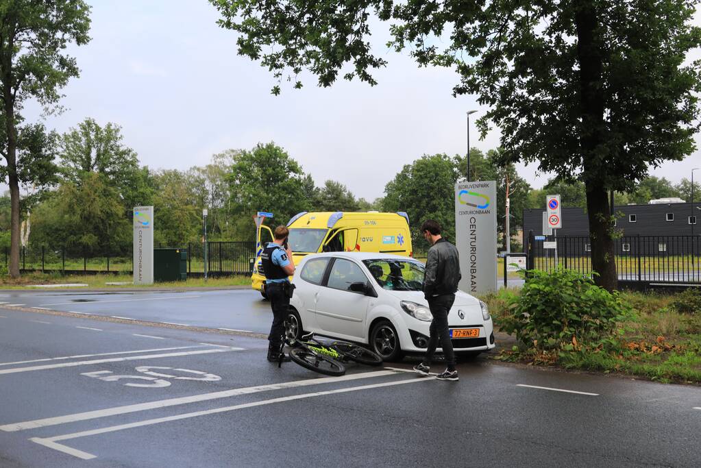 Verkeersongeval tussen auto en mountainbiker