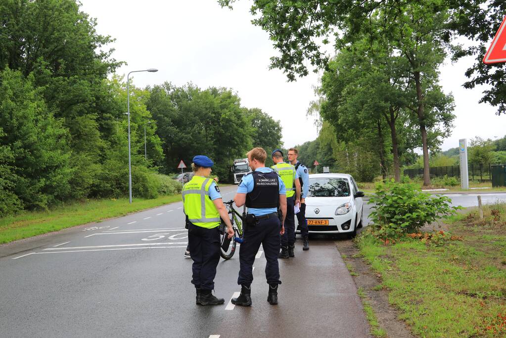 Verkeersongeval tussen auto en mountainbiker