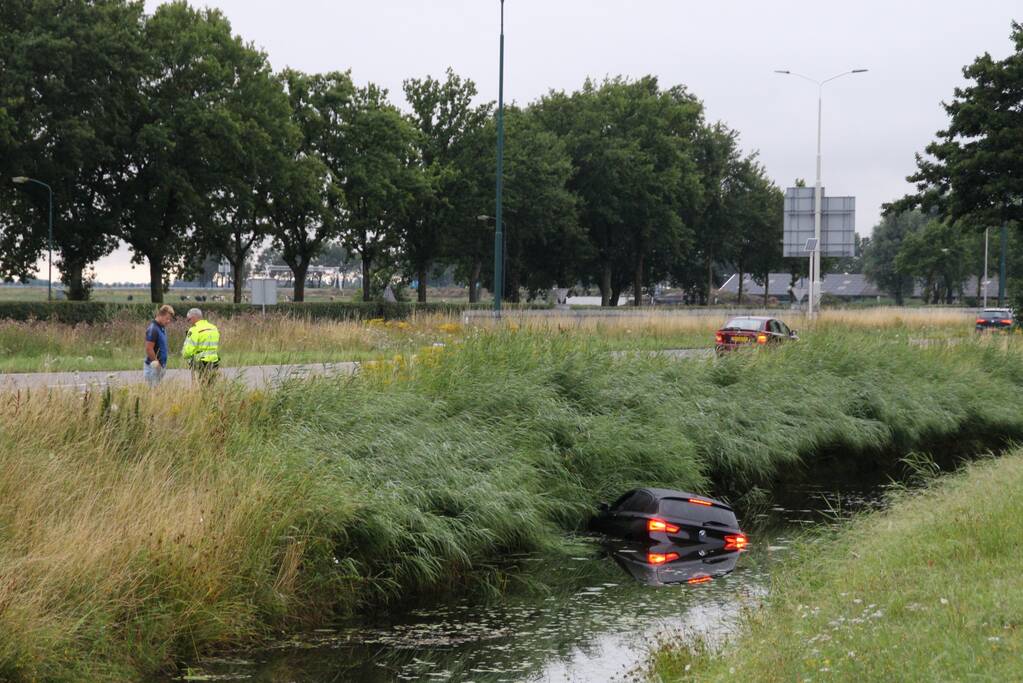 Auto te water geraakt