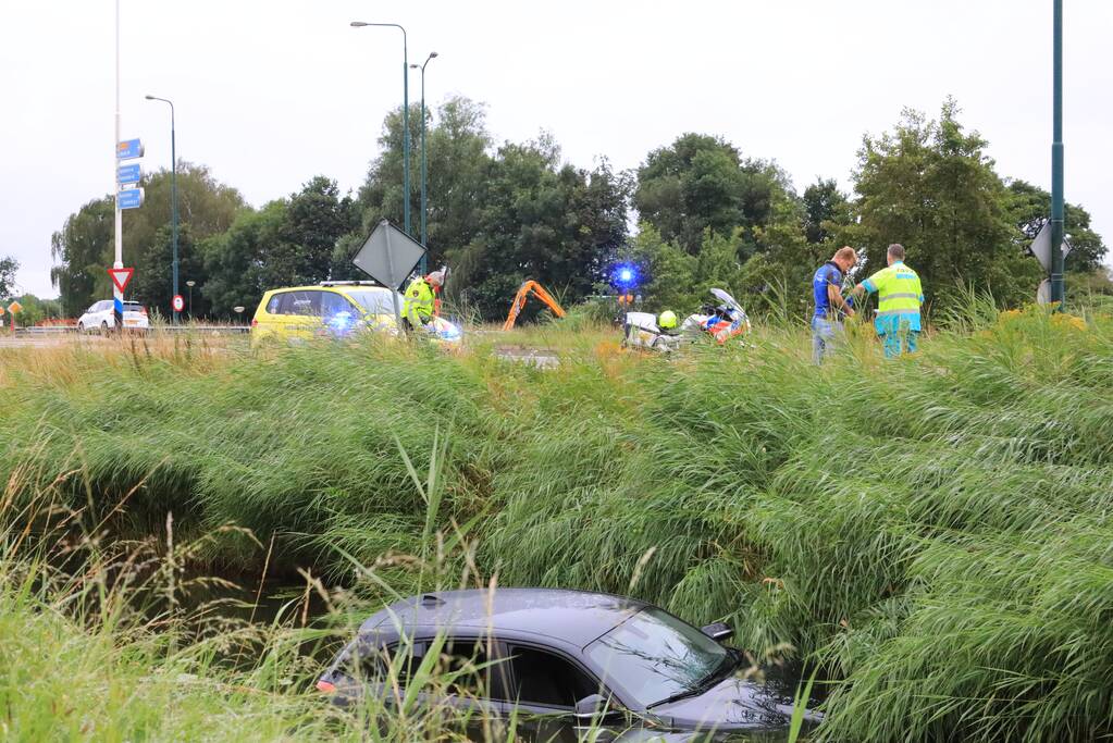 Auto te water geraakt