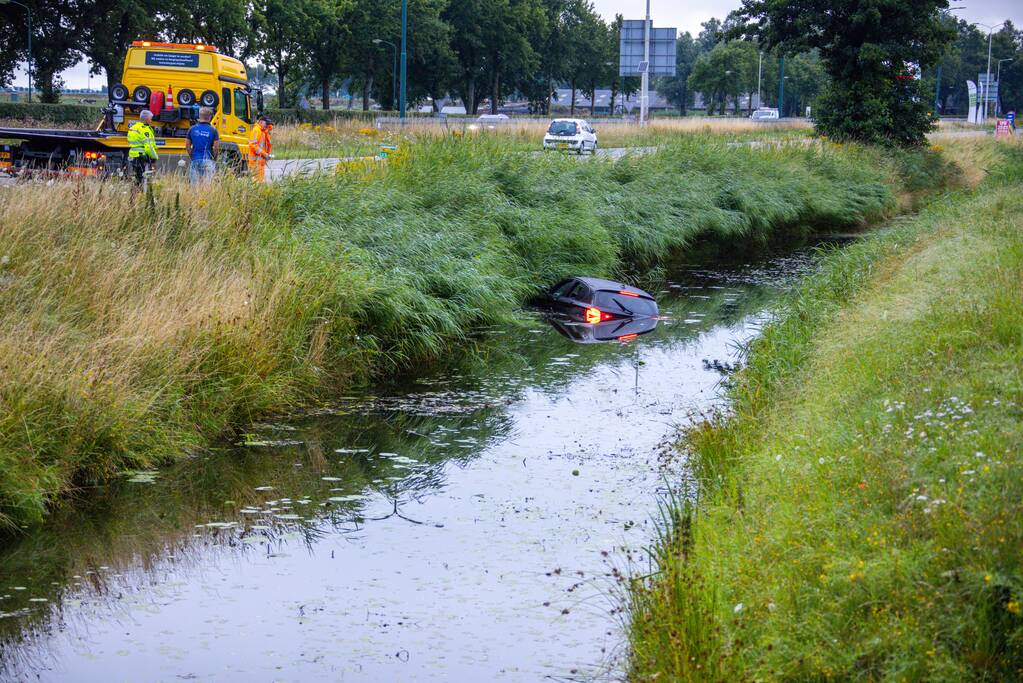 Auto te water geraakt