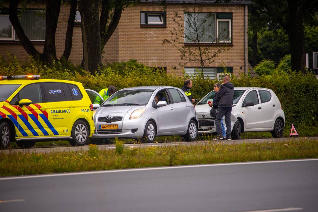 Twee auto's betrokken bij kop-staartbotsing