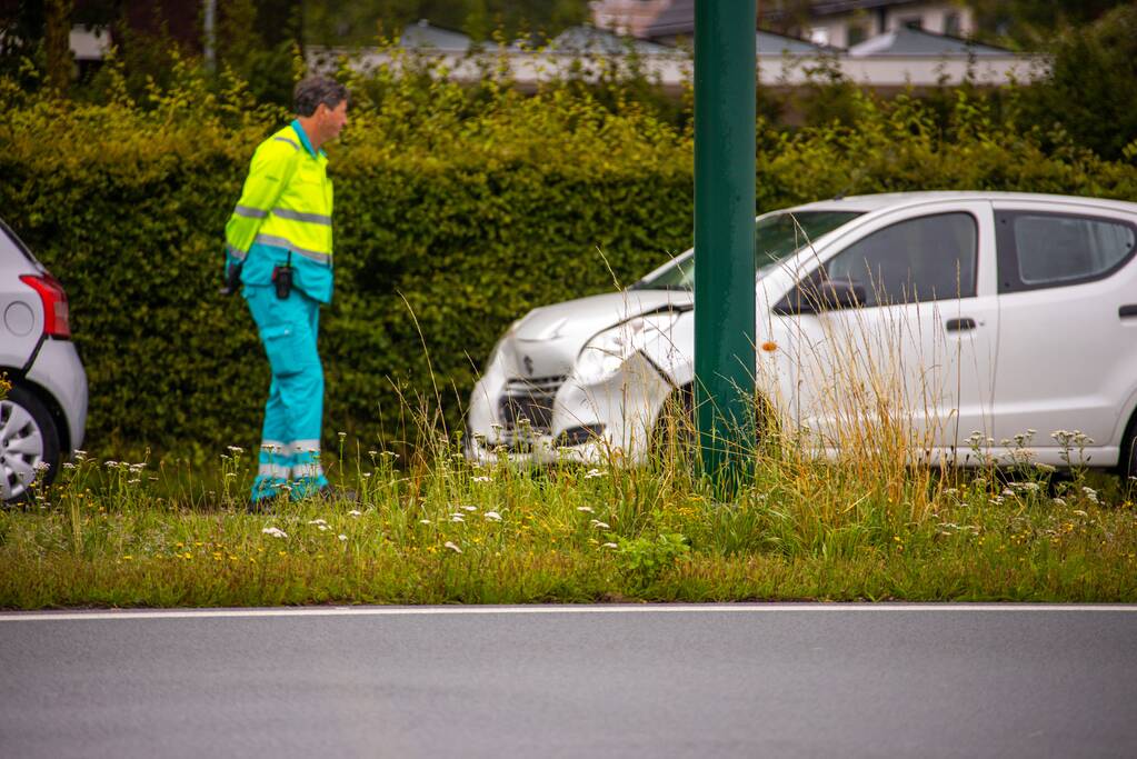 Twee auto's betrokken bij kop-staartbotsing