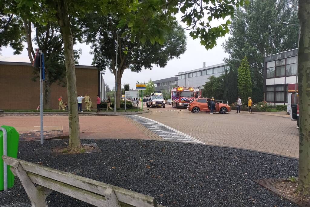 Man overleden bij zeer ernstig verkeersongeval